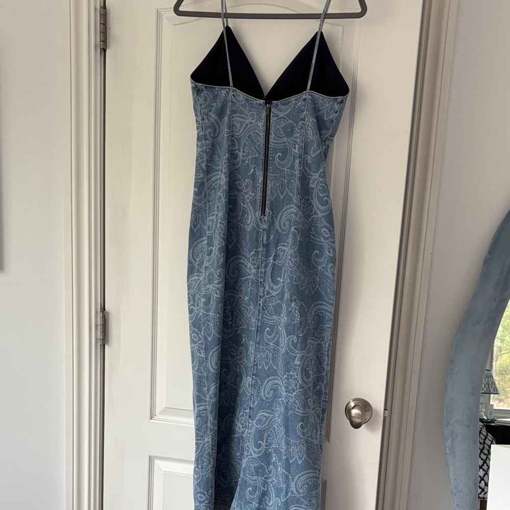 Alice+ Olivia Jeans Blue Paisley Slip Midi Dress with Spaghetti Straps. Size 6 - Picture 3 of 5